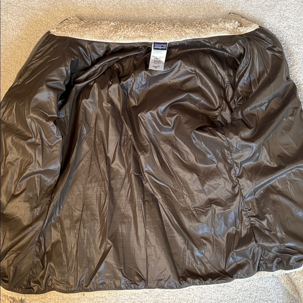 Patagonia Cream Sherpa Fleece Jacket - Picture 6 of 13